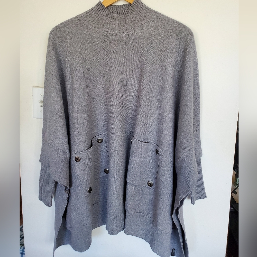 RUDSAK Gray Women's Poncho with Button Details
